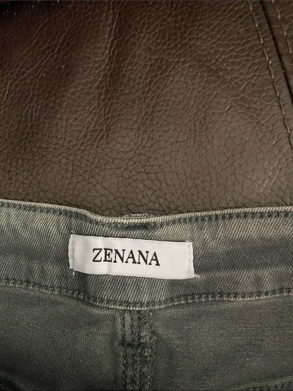 Zenana Women’s Grey Frayed Hem Denim Shorts - Picture 2 of 5